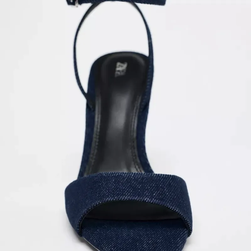 Sandalias tacón plateado mezclilla 