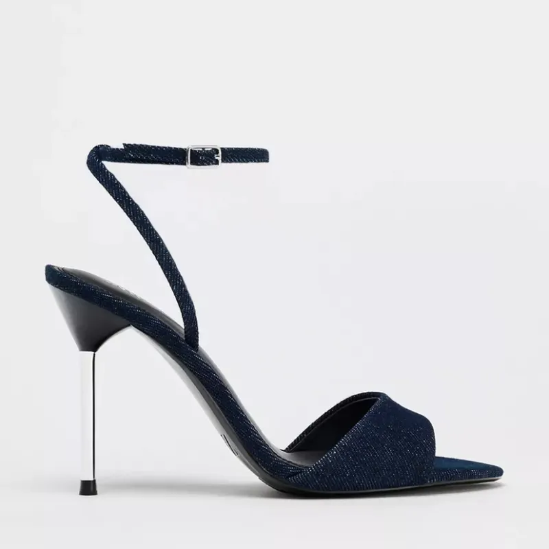 Sandalias tacón plateado mezclilla 