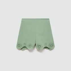 Short calados bordados