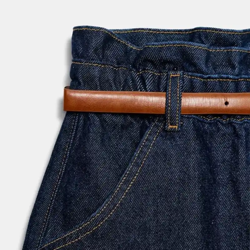 Short con cinto