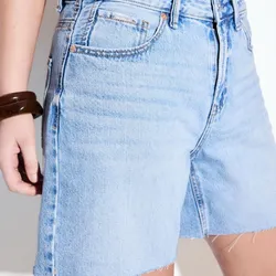 Short deshilachado