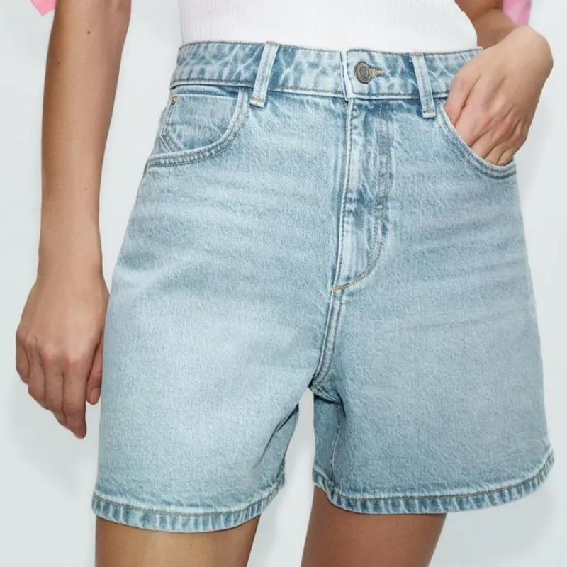 Short mezclilla claro