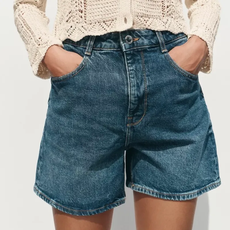 Short mom fit tiro alto
