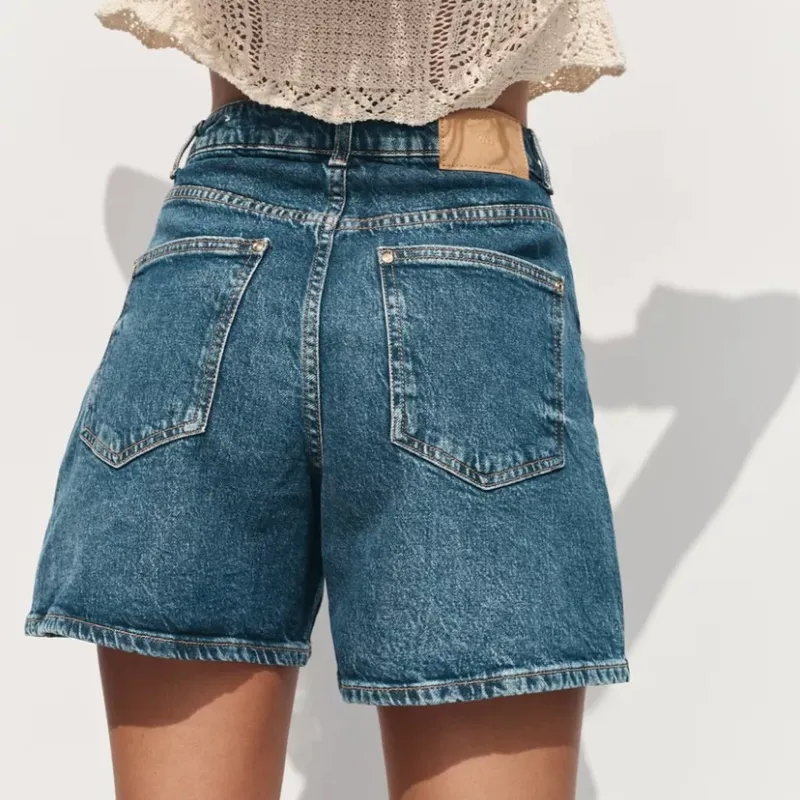 Short mom fit tiro alto
