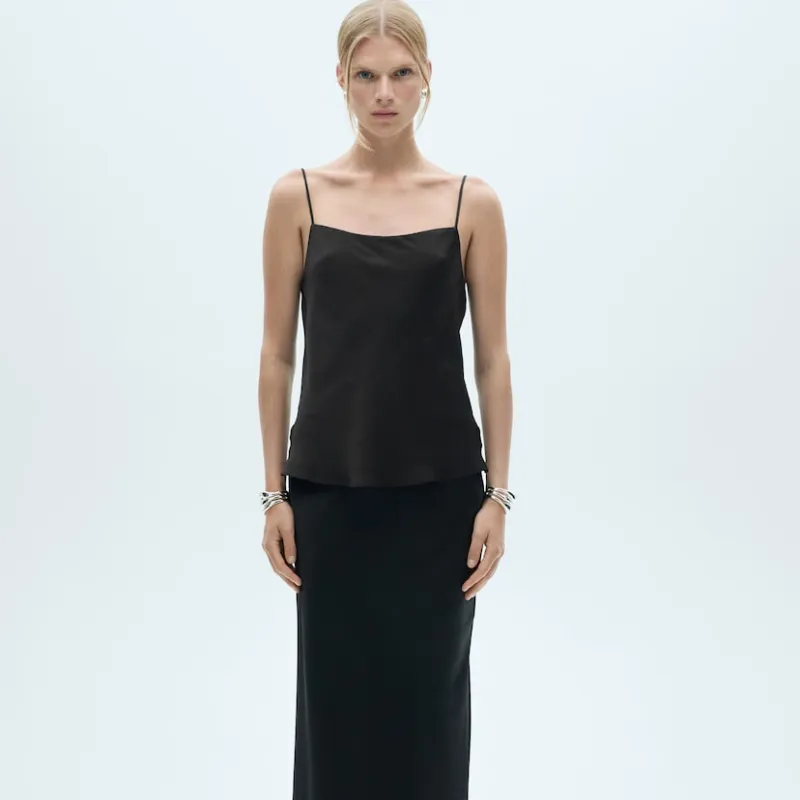 Top satinado tirante fino