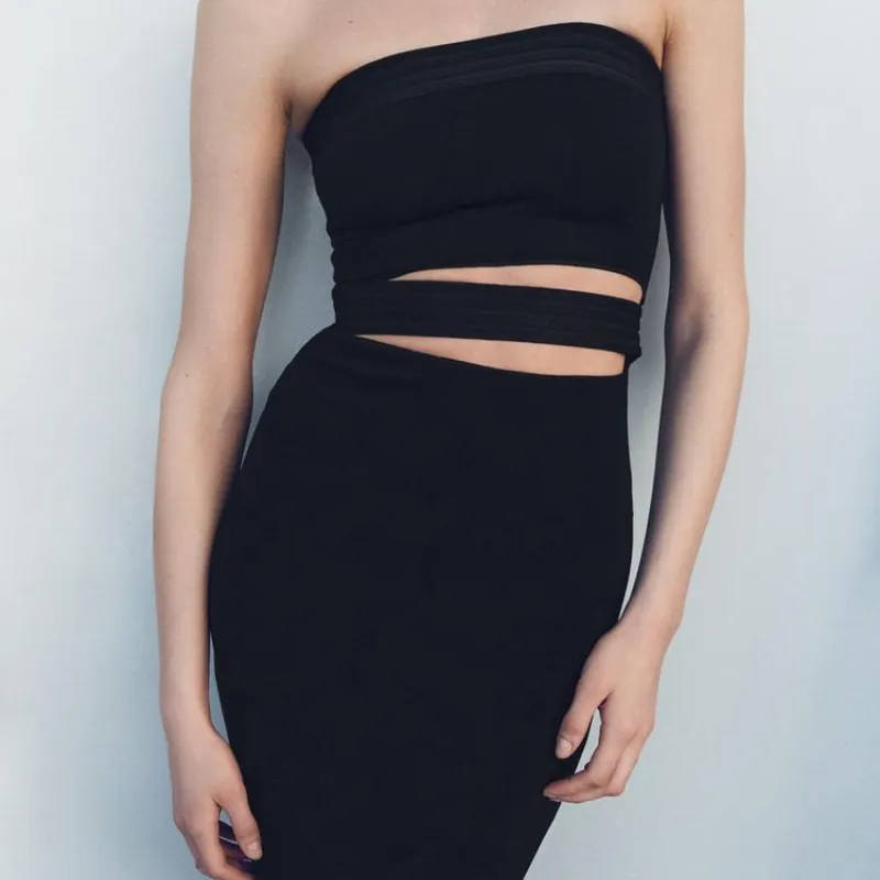 Vestido Ajustado Cut Outs