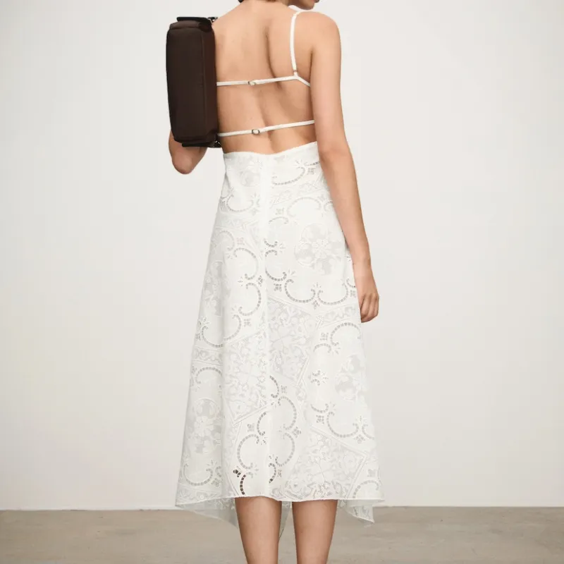 Vestido bordado asimétrico 