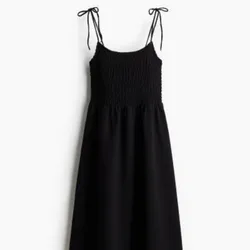 Vestido en punto smock de tirantes de lazo