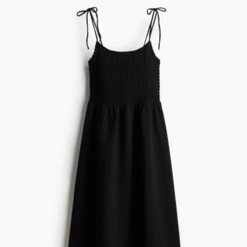 Vestido en punto smock de tirantes de lazo