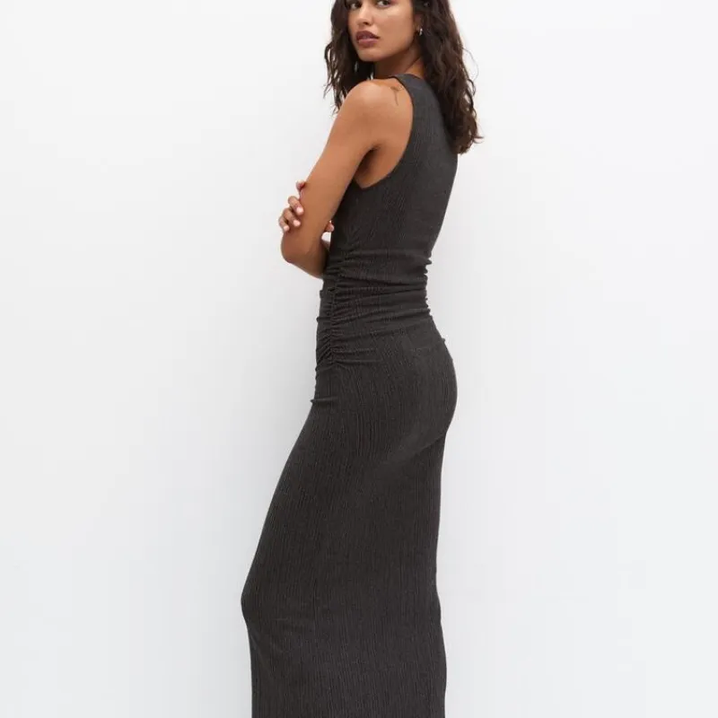 Vestido frunces laterales 