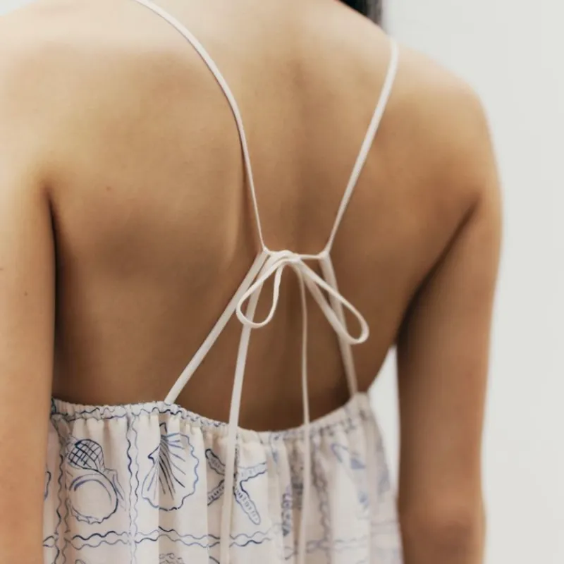 Vestido maxi con detalles de lazo