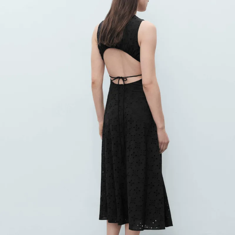Vestido Midi Bordados Calados