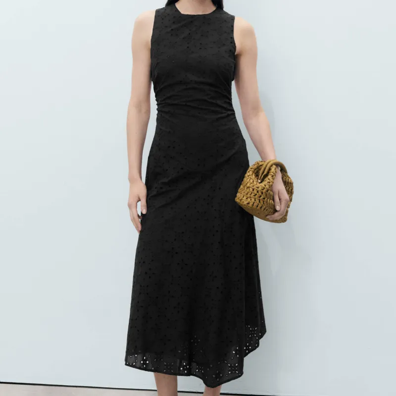 Vestido Midi Bordados Calados