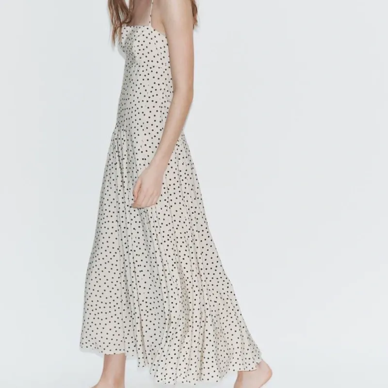 VESTIDO MIDI LUNARES