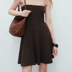 Vestido Sin Tirantes Con Pliegues