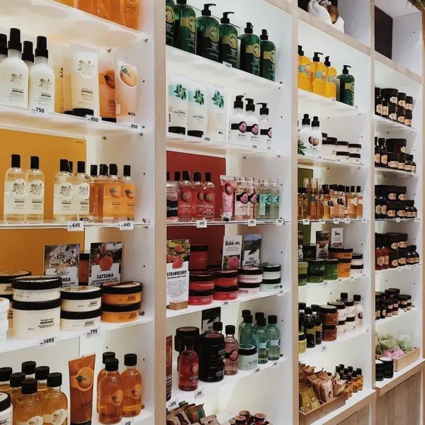 En Skin Boutique, ofrecemos productos de skincare de alta calidad que combinan lujo y ciencia para cuidar y realzar tu piel.
Vive la magia de una piel radiante sin imperfecciones ✨️