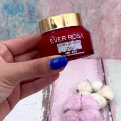 Crema de AHA + BHA de Ever Rosa 