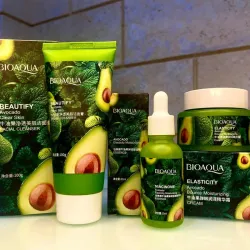Kit de Aguacate con Niancinamida de Bioaqua 