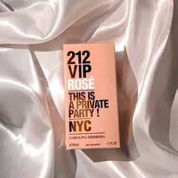 Carolina Herrera 212 VIP Rosé