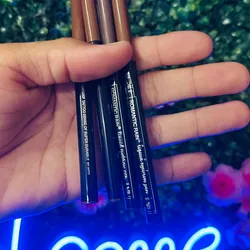 Plumón de ceja pelo a pelo