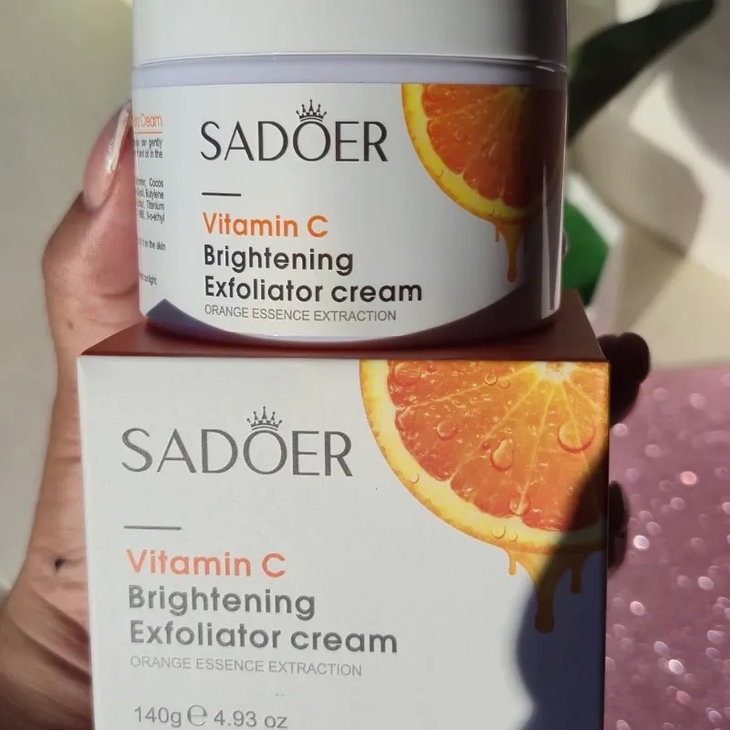 Exfoliante corporal de Vitamina C en crema