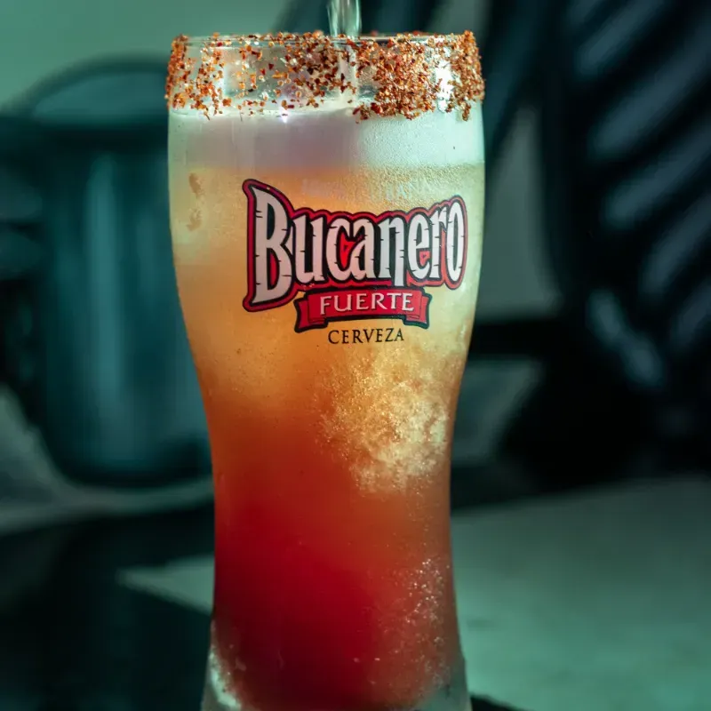 Michelada Bucanero 