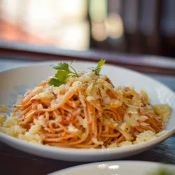 Spaguetti Napolitano con Jamón