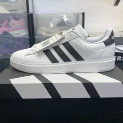 Adidas Originales “Grand Court”