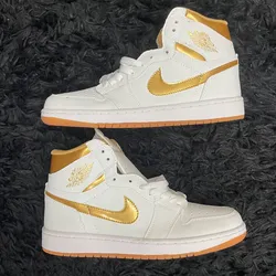 Jordan Retro 1 “Metalic Gold”