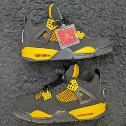 Jordan Retro 4 “Yellow Thunder”