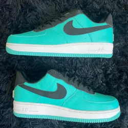 Nike Air Force 1 x Tiffany & Co. “Friends and Family”