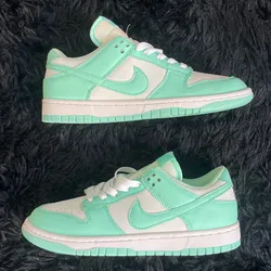 Nike Dunk Low “Green Glow”