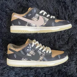 Nike Dunk Low x Travis Scott