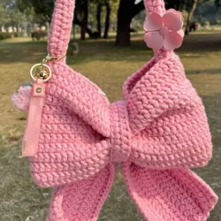 Bolso en forma de lazo