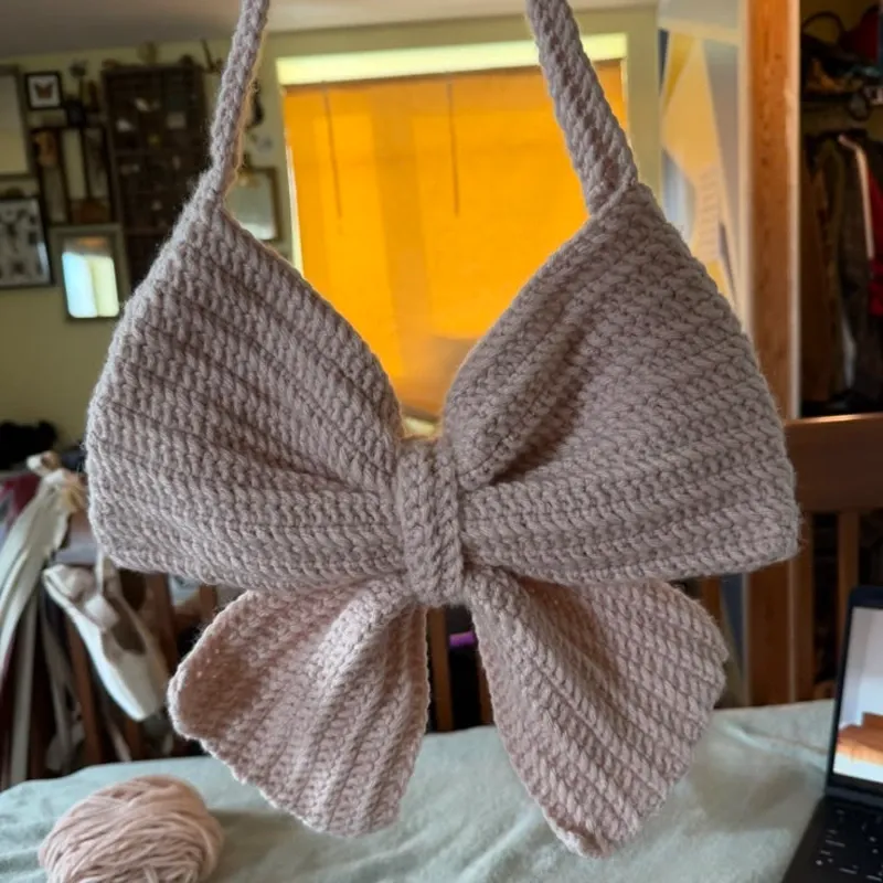 Bolso en forma de lazo