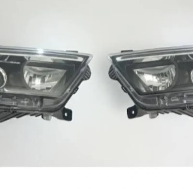 Farol delantero izquierdo y derecha BAW