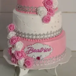 Torta de tres pisos