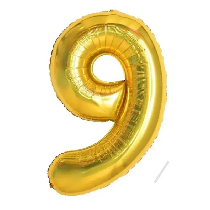 Número 9 dorado 