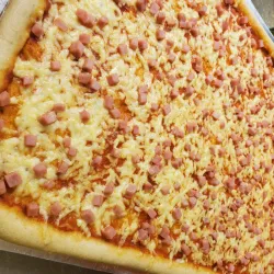 Pizza Familiar de Queso y Jamón Importados