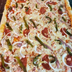 Pizza Familiar Mixta (Queso Nac.)