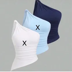 Blusa plisada con cuello asimétrico