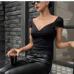 Top con escote de corazón