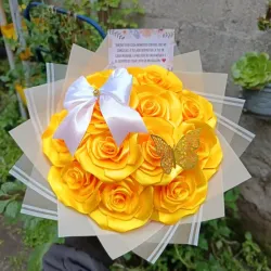 Ramo de 13 rosas eternas