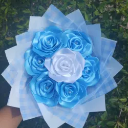 Ramo de 7 rosas eternas