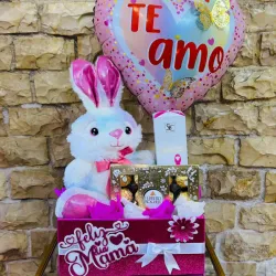 Caja con conejita tierna ,perfume y chocolate