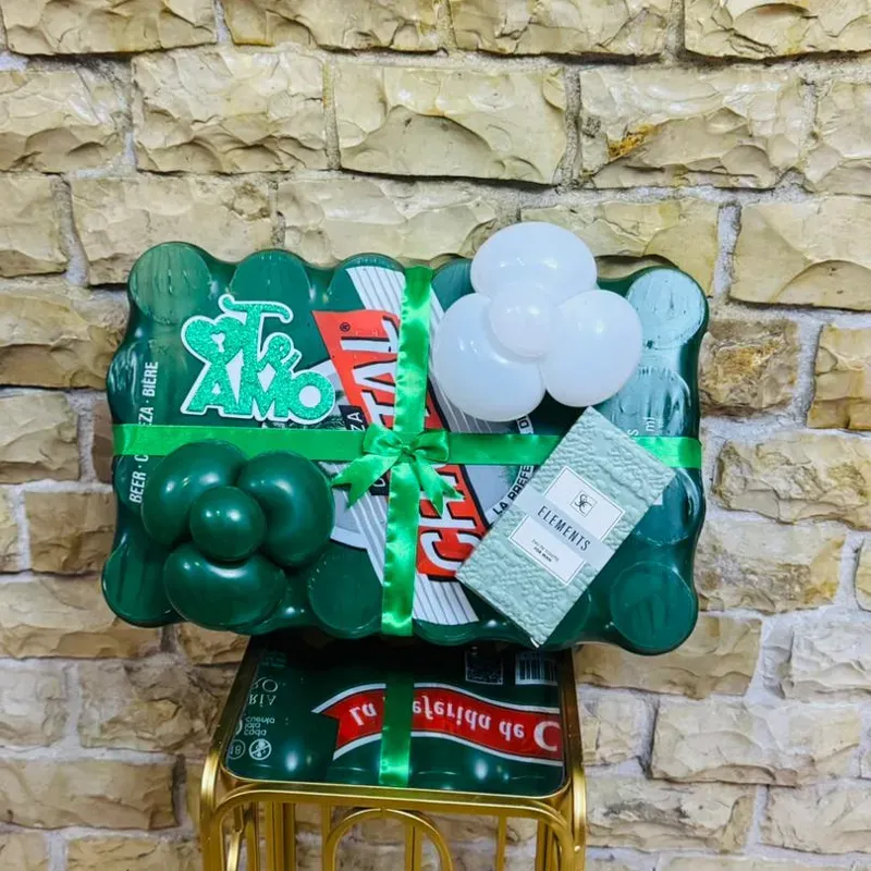 Caja de cerveza en forma de regalo con un perfume agregado