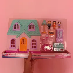 Casita con su familia y accesorios (10 piezas)