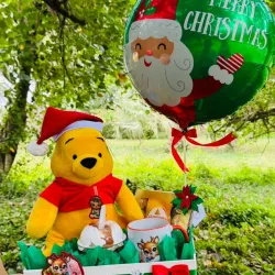 Para alguien especial ( surtida de caja de bombones Ferrero Rocher,   vaso de dulce fino tres leches y jarra con temática navideña )  