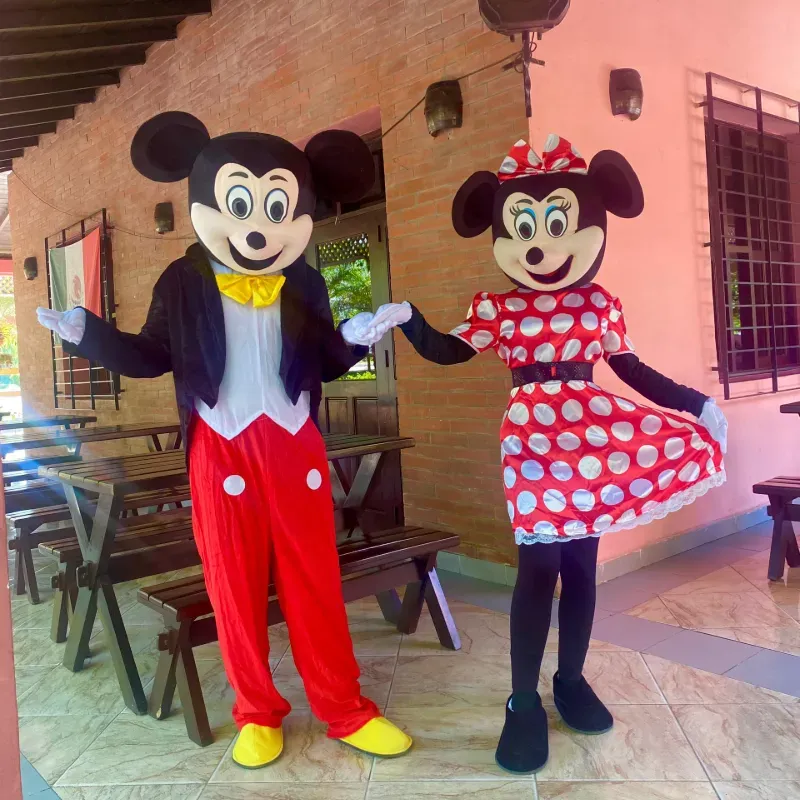 Pareja de Personajes