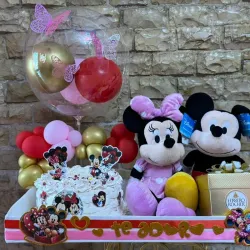 Super bandeja para mi persona favorita   ( Bandeja decorada con globo burbuja surtida de panetela con mensaje oculto, pareja de Mini y Miki y caja de bombones Ferrero Rocher )  